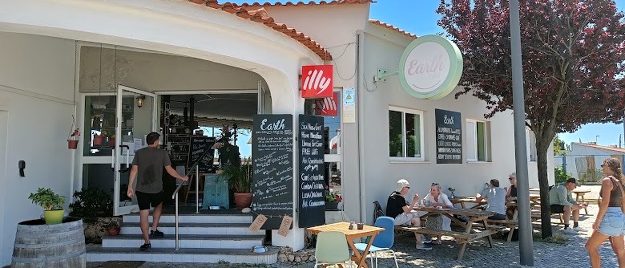 Earth Shop & Café